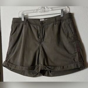 Women's Olive Roll-Hem Casual Shorts - 5" Inseam (Sz. 12)